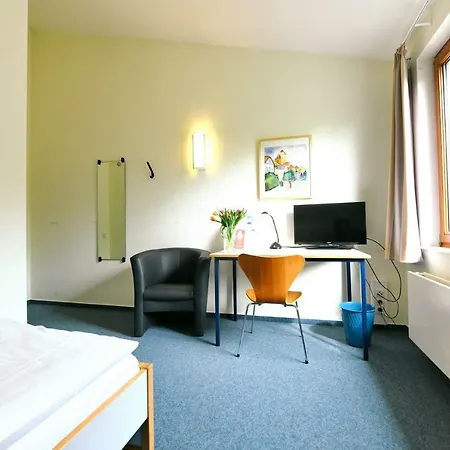 Otel Cjd Godesberg 2*