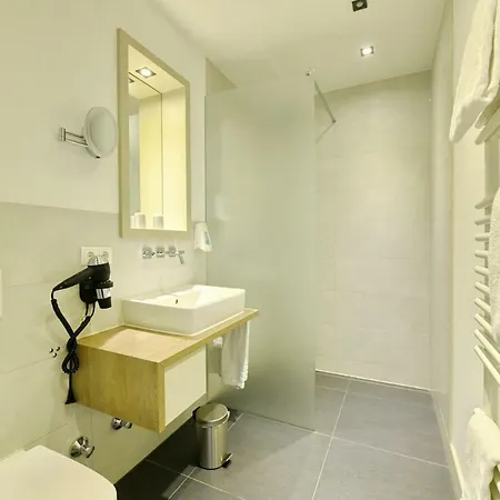 Otel Cjd Godesberg 2*
